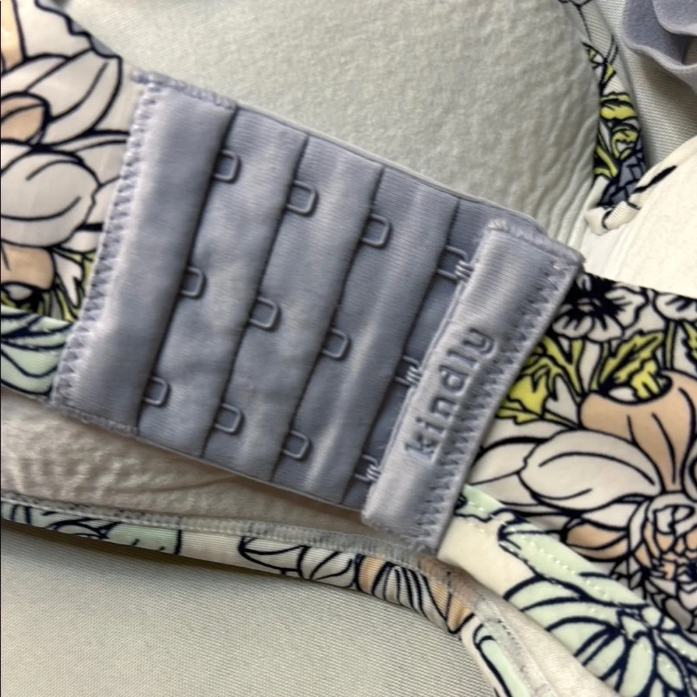 Kindly brand, floral print women’s bra, 40DDD